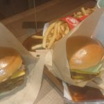 晩ご飯はハンバーガー